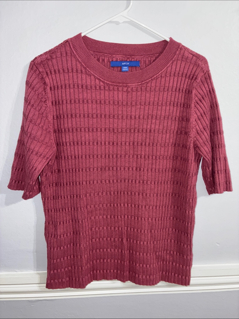 Apt. 9 Burgundy Ribbed Knit Short Sleeve Top L Heavier Weight Drape